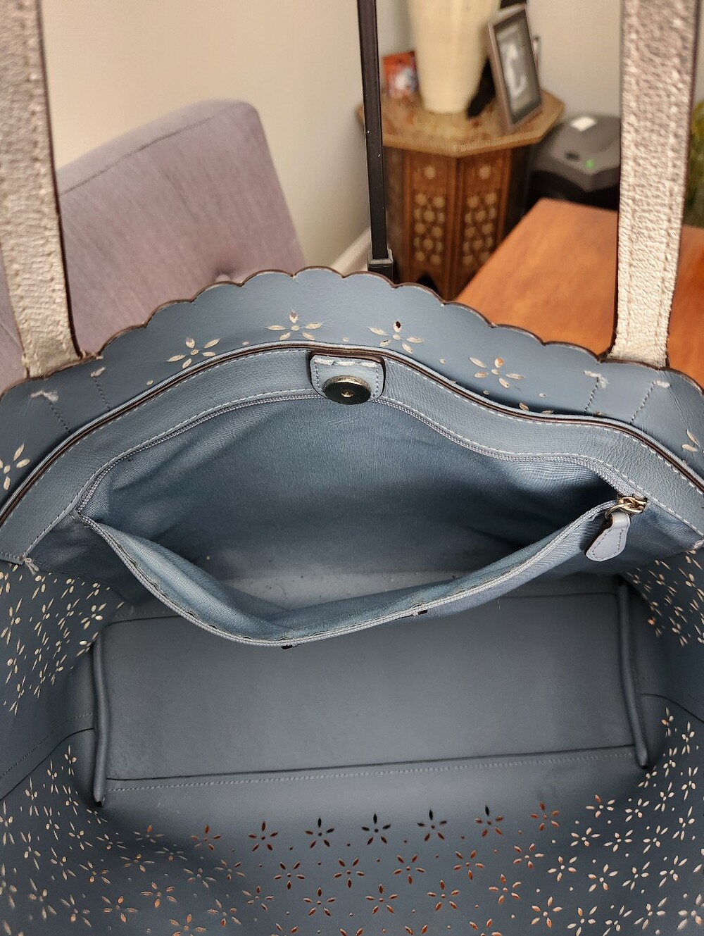 COACH AVENUE TOTE ( F39894) in METALLIC SILVER/CORNFLOWER/SILVER - Picture 3 of 10